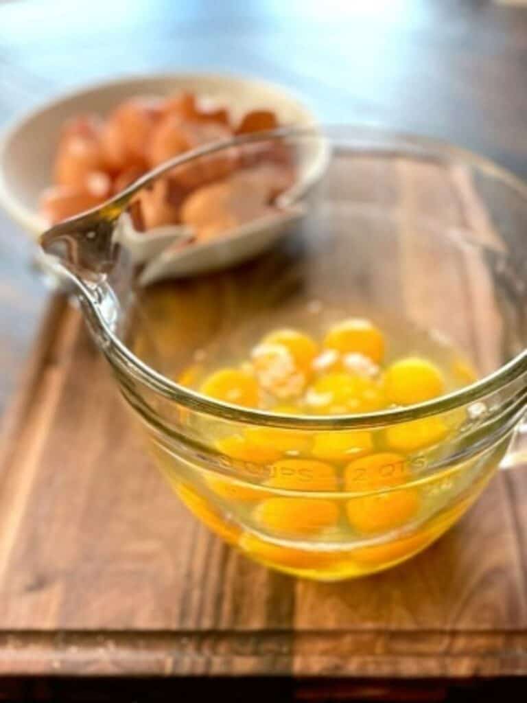 eggs in measuring cup
